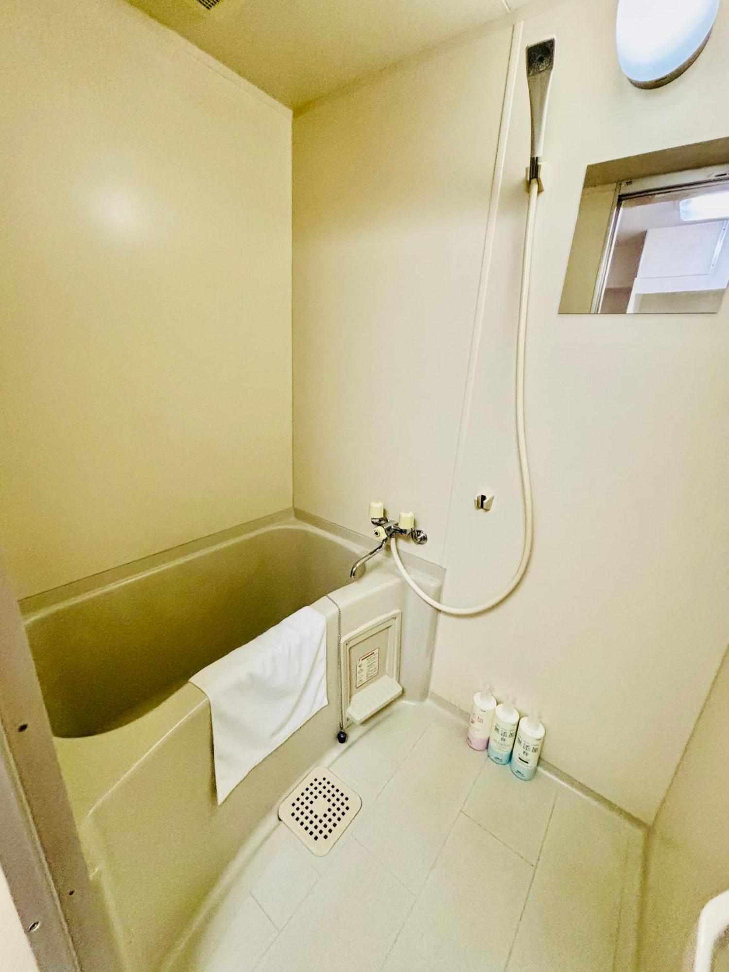 Guest House Flora Otemachi/フローラ大手町 Hiroshima Buitenkant foto